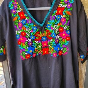Women's embroidered blouse nwot